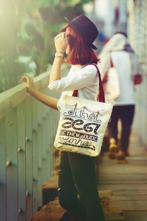 Sử dụng túi canvas là sở thích của rất nhiều người