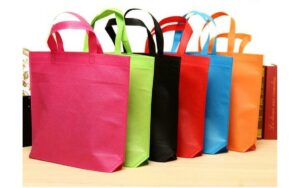 Nếu mua số lượng nhiều, hãy kiểm tra kỹ càng một vài mẫu túi trước